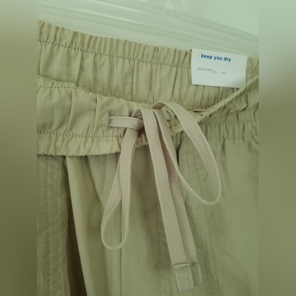 NWT Old Navy Quick Dry High Rise Jogger Nylon Drawstring Cargo Tan Color Size … - Picture 4 of 6